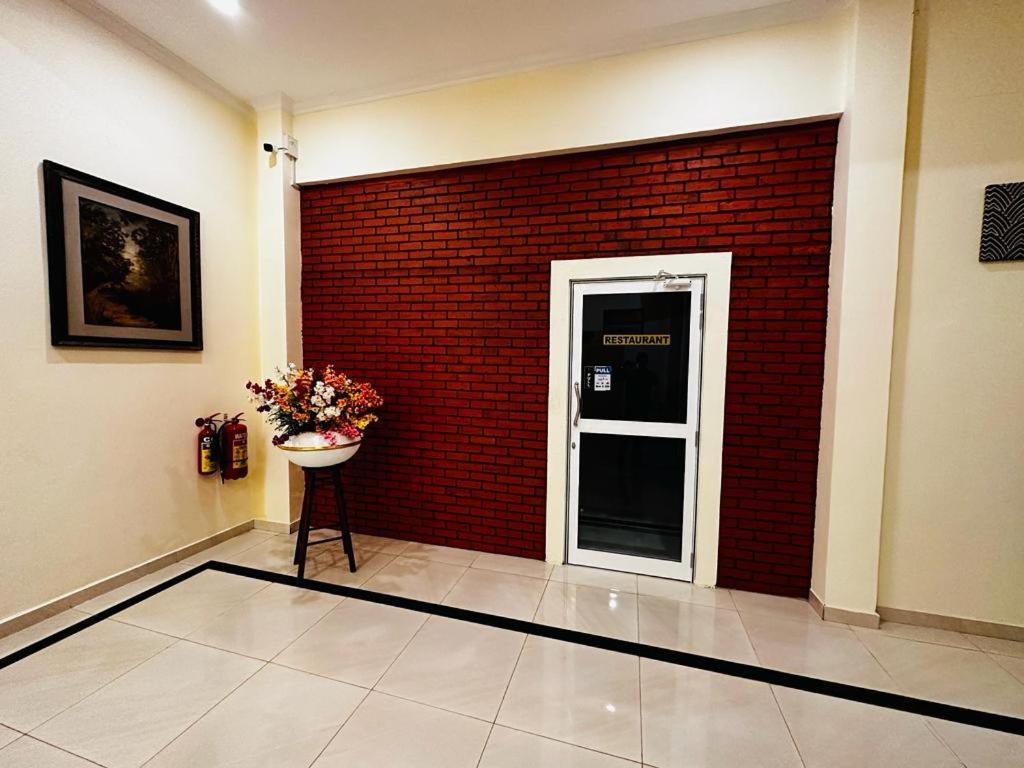 Hotel Northway Vavuniya Exterior photo