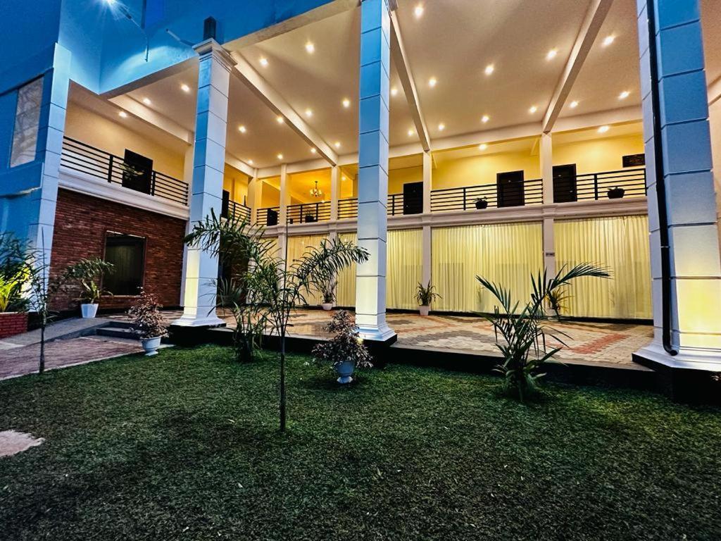 Hotel Northway Vavuniya Exterior photo
